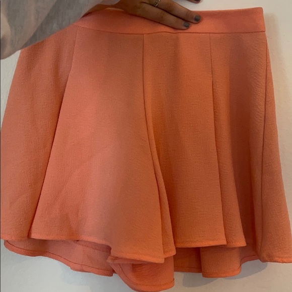 Peach Skirt/short - Picture 2 of 5